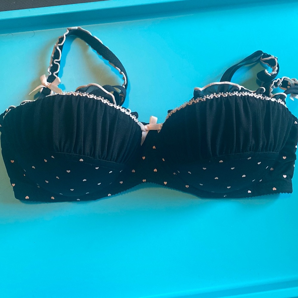✨ANY 2 FOR 17 $ OR ANY 3 FOR 30 $✨ 
New 34C La Vie en Rose Balconette Bra